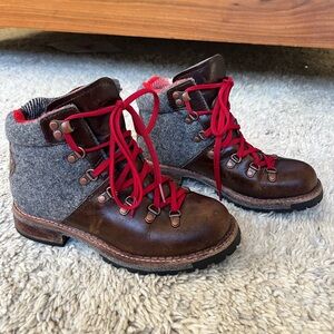 Woolrich leather hiking boots red laces